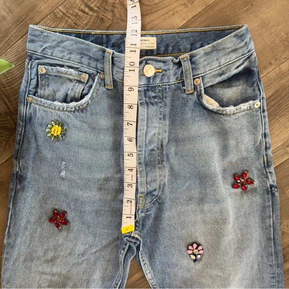 Zara cropped skinny button fly jeans with bead embroidered flowers Size 2 - Picture 4 of 11